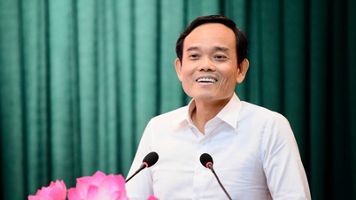 Sekretaris Partai Kota Ho Chi Minh, Tran Luu Quang: Saya percaya bahwa di masa depan, ketika mengajukan sertifikat kepemilikan tanah, orang-orang tidak perlu lagi pergi ke kantor kelurahan.