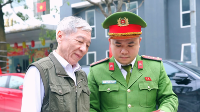Hanoi polisi, siber alandan en alt kademeye kadar seçim güvenliğini sağlıyor.