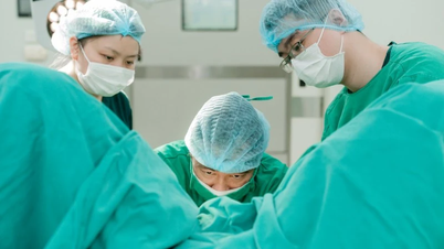 Succesvolle operatie bij een kind met een zeldzame vorm van blindedarmontsteking in combinatie met situs inversus.