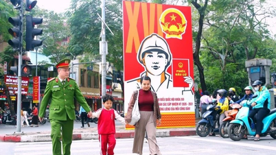 De politie van Hanoi is klaar voor de verkiezingsdag.