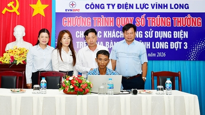 48 customers won prizes in the lucky draw program for paying their electricity bills on time.