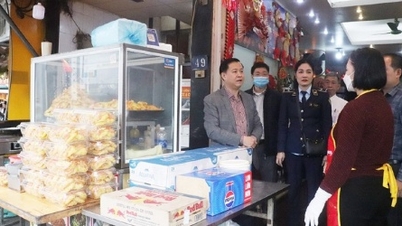 Lễ hội đông đúc, áp lực an toàn thực phẩm tăng cao