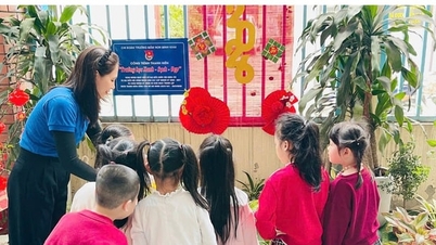 Young people in Bach Mai ward spread the message of "Kindness for the environment".