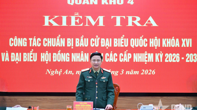 Le major général Doan Xuan Buong inspecte les préparatifs électoraux et l'état de préparation au combat de la 324e division.