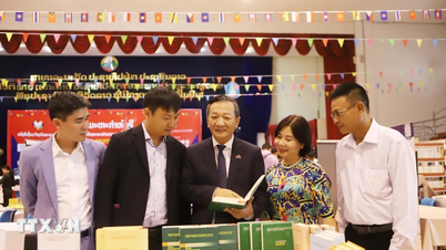 Renforcer les relations privilégiées entre le Vietnam et le Laos lors du Festival international du livre.