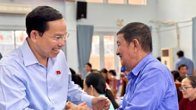 Generalsekretæren i nasjonalforsamlingen og lederen for nasjonalforsamlingens kontor, Le Quang Manh, møtte velgere i An Thoi Dong-kommunen i Ho Chi Minh-byen.