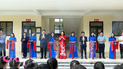 Inhuldiging van de Tran Phu basisschool (gebied B), gemeente Thuong Bang La