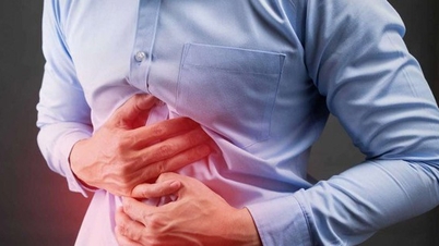 Ihållande buksmärtor och diarré: Se upp för pseudomembranös kolit orsakad av antibiotikaanvändning.