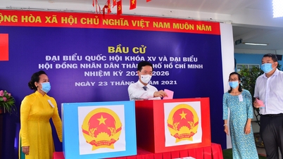 Dr. Michael Parsons (Australië): De verkiezingsdag in Vietnam heeft een feestelijke sfeer.