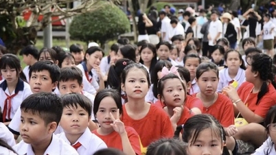 Sekolah-sekolah mengalami kelebihan atau kekurangan siswa untuk penerimaan kelas 1 dan 6: Dinas Pendidikan dan Pelatihan Kota Ho Chi Minh mengusulkan solusi.