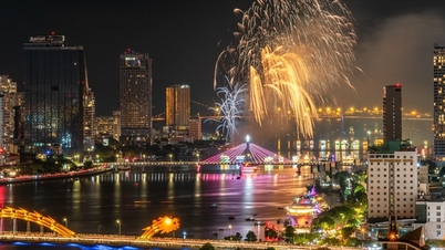 Bilety na pokaz fajerwerków w Da Nang w 2026 roku mogą kosztować nawet 4 miliony VND za noc otwarcia.