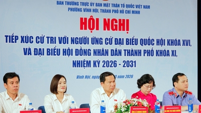 นายเลอ กวาง มานห์ เลขาธิการสภาแห่งชาติและหัวหน้าสำนักงานสภาแห่งชาติ เข้าร่วมการประชุมกับผู้มีสิทธิเลือกตั้งในเขตวิงห์ฮอย นครโฮจิมินห์