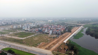 Construction of the road connecting National Highway 3 and Dao Duy Tung Street: An infrastructure boost for the Dong Anh area.