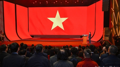 [Foto] Celebración del 75 aniversario del primer número del periódico Nhan Dan