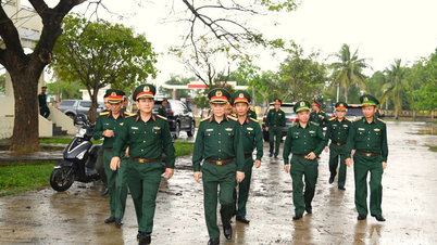 Thượng tướng Phạm Trường Sơn kiểm tra công tác quy hoạch thành lập Trường Thiếu sinh quân khu vực miền Trung