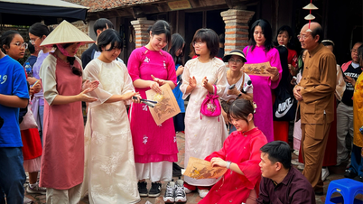 Many cultural activities took place during the occasion of Dong Ho folk painting receiving UNESCO's heritage recognition.