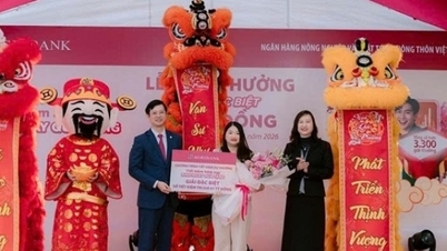 Gửi tiền tiết kiệm tại Agribank, khách hàng may mắn trúng giải đặc biệt 1 tỷ đồng