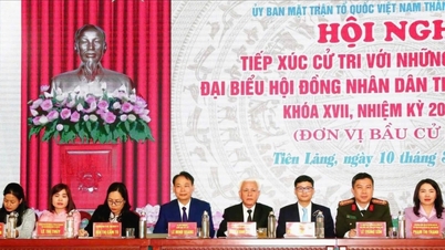 Calon-calon untuk Majlis Rakyat Bandar Hai Phong bertemu dengan pengundi di daerah pilihan raya No. 7.