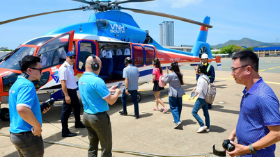 Bucurați-vă de priveliștile frumoase ale orașului Ho Chi Minh dintr-un elicopter.