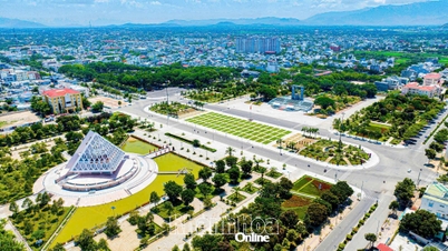 ជំរុញការអភិវឌ្ឍទីក្រុង និងហេដ្ឋារចនាសម្ព័ន្ធ។
