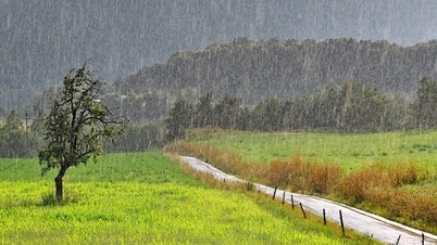 Hanoï est ensoleillée et magnifique, tandis que la région du Nord-Ouest est touchée par des orages.