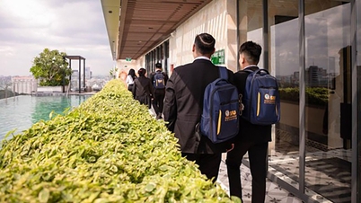 Opening the way to global integration through a network of international partners.