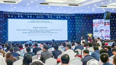 500 petugas di Thanh Hoa menerima pelatihan tentang perangkat lunak manajemen informasi pemilu.