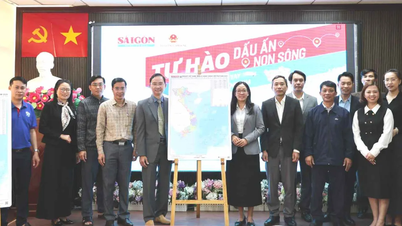 Η εφημερίδα Saigon Giai Phong δωρίζει έναν χάρτη του Βιετνάμ στην επαρχία Lam Dong.