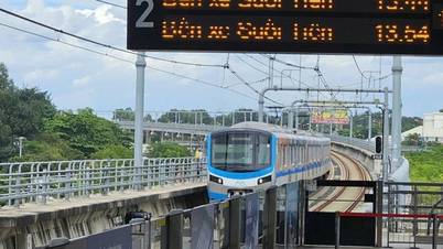 Extending the Ben Thanh - Suoi Tien metro line to Long Thanh airport under emergency order.