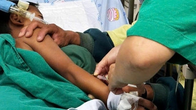 Fermente balık yedikten sonra botulinum zehirlenmesi şüphesiyle hastaneye kaldırılan iki çocuk, gece boyunca uygulanan panzehir tedavisi sayesinde kurtarıldı.