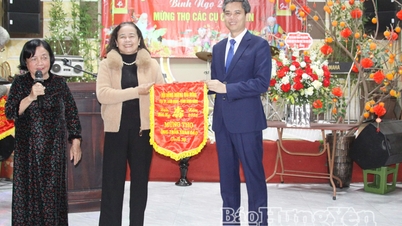 Møte i Hung Yen Hometown Association i Ninh Binh-provinsen