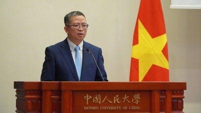 ファム・タン・ビン大使は中国人民大学でテーマ別討論会を開催した。