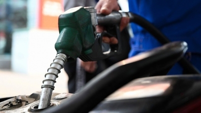 Harga bahan bakar akan disesuaikan lagi mulai pukul 10 malam, dengan penurunan harga E5 RON 92.