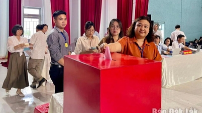 क्रोंग पाक कम्यून: चुनाव की तैयारियों के लिए अभ्यास आयोजित कर रहा है।