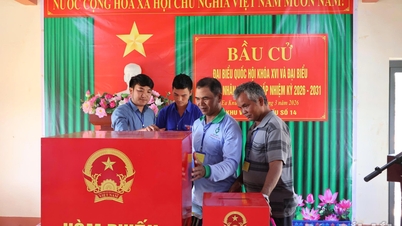 La commune d'Ea Knuếc organise une répétition électorale dans le village de Kang.