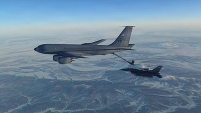 The Iraqi Islamic Resistance Movement claims to have shot down a US KC-135 aircraft.