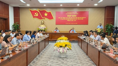 Ca Mau: Sidang akhbar mengenai persediaan dan pelaksanaan pilihan raya timbalan Dewan Undangan Negeri dan timbalan Majlis Rakyat.