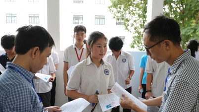 Ensure sufficient school places are available before universalizing high school education.