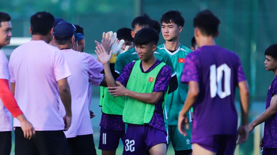 ក្រុម U19 វៀតណាមកំពុងហ្វឹកហាត់ជាមួយកីឡាករឆ្នើមៗជាច្រើន។