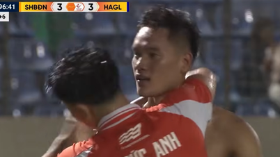 Videó: Da Nang védőjének látványos gólja lángra lobbantja a Chi Lang Stadiont.
