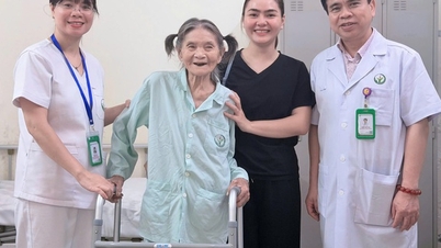Dieciséis días después, dos cirugías mayores salvaron la vida de una mujer de 89 años en el Hospital Viet Duc.