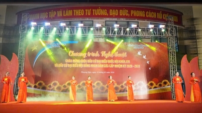 La comuna de Phuong Duc organizó un programa artístico para celebrar la fiesta nacional.