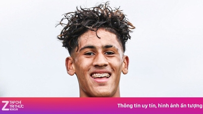 Por que esse jovem talento de 15 anos ainda não estreou pelo MU?