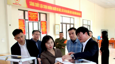Quang Ninh turut bergembira menyambut hari raya nasional, menyampaikan kepercayaan dan harapan sepenuhnya.