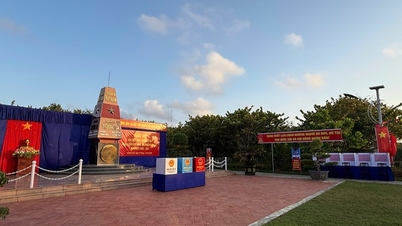 Fotogalerij: Op het eiland Truong Sa wordt een uitgebreide inspectie uitgevoerd van de voorbereidingen voor de verkiezingen van de vertegenwoordigers van de Nationale Vergadering en de Volksraad op alle niveaus.