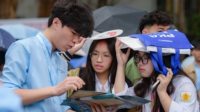 Over 30 universities convert IELTS scores, with some schools showing a difference of more than 3 points.