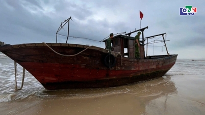 Ubemannet fiskebåt funnet drivende i land.