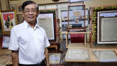 A veteran with a passion for collecting memorabilia from congressional elections.