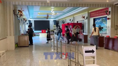 Pemilihan Majelis Nasional dan Dewan Rakyat: Para pemilih di Dong Nai meminjamkan rumah mereka untuk digunakan sebagai tempat pemungutan suara.