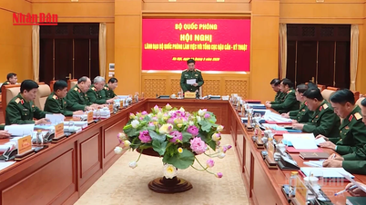 [Vídeo] O General Phan Van Giang trabalhando com o Departamento Geral de Logística e Serviços Técnicos.